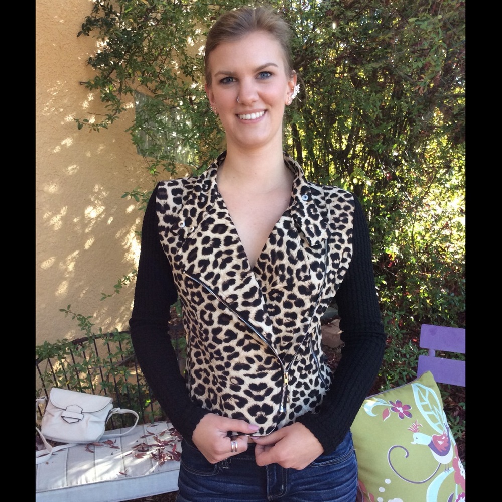 CHEETAH PRINT MOTO ZIP TOP - Picture 3 of 8